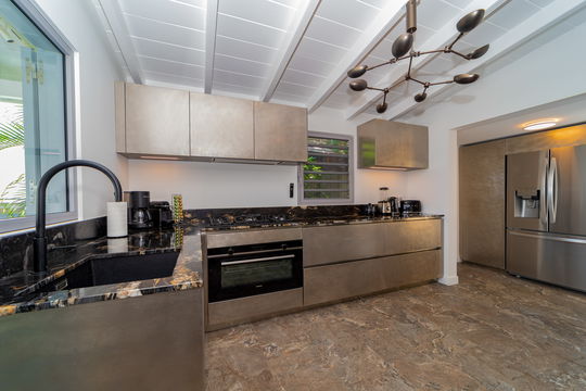VILLA EMOTION KITCHEN & DINING AREA 4