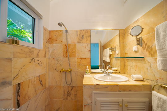VILLA MAG BEDROOM2 5