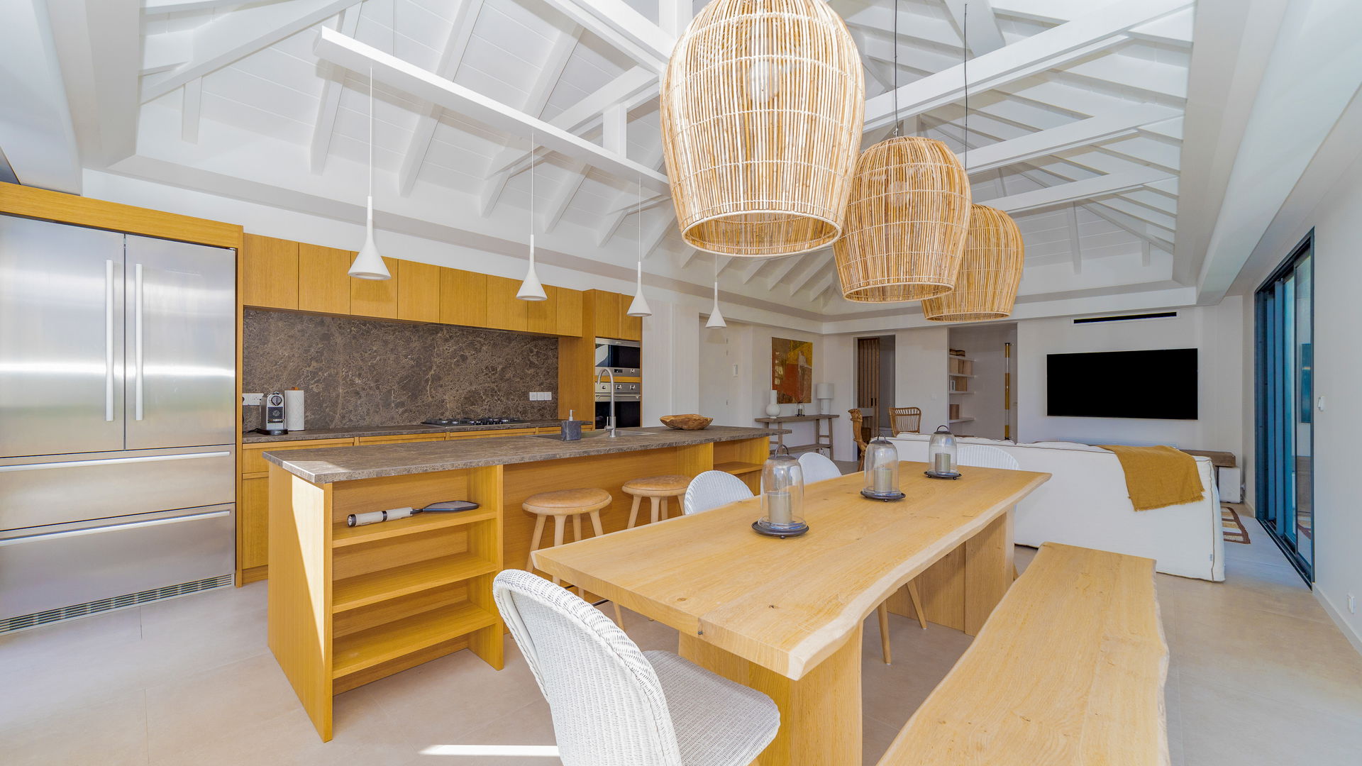 KITCHEN & DINING AREA