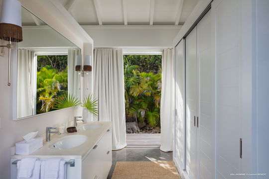 VILLA JASMINE BEDROOM1 4
