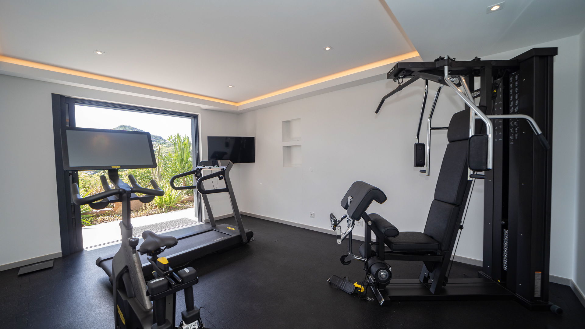 FITNESS AREA