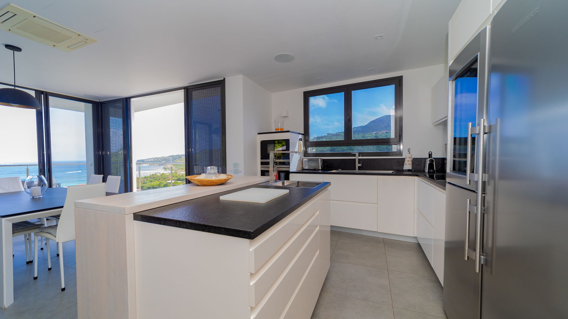 KITCHEN & DINING AREA