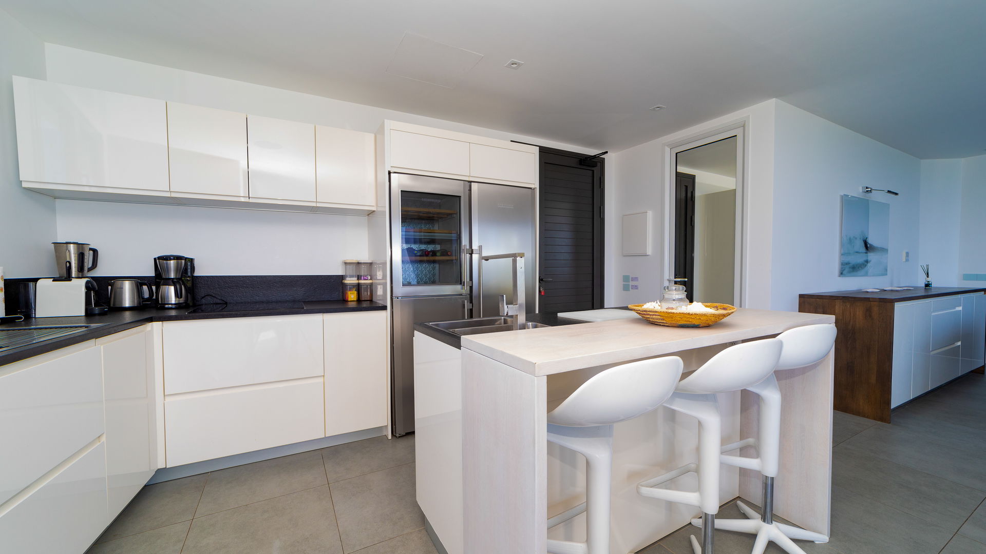 KITCHEN & DINING AREA
