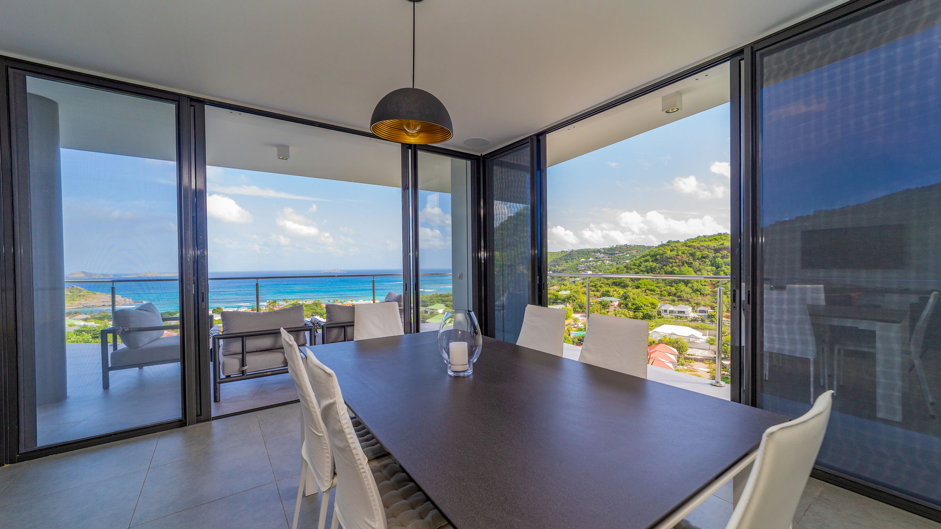 KITCHEN & DINING AREA
