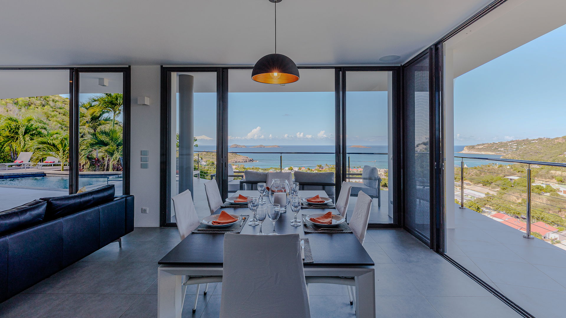 KITCHEN & DINING AREA