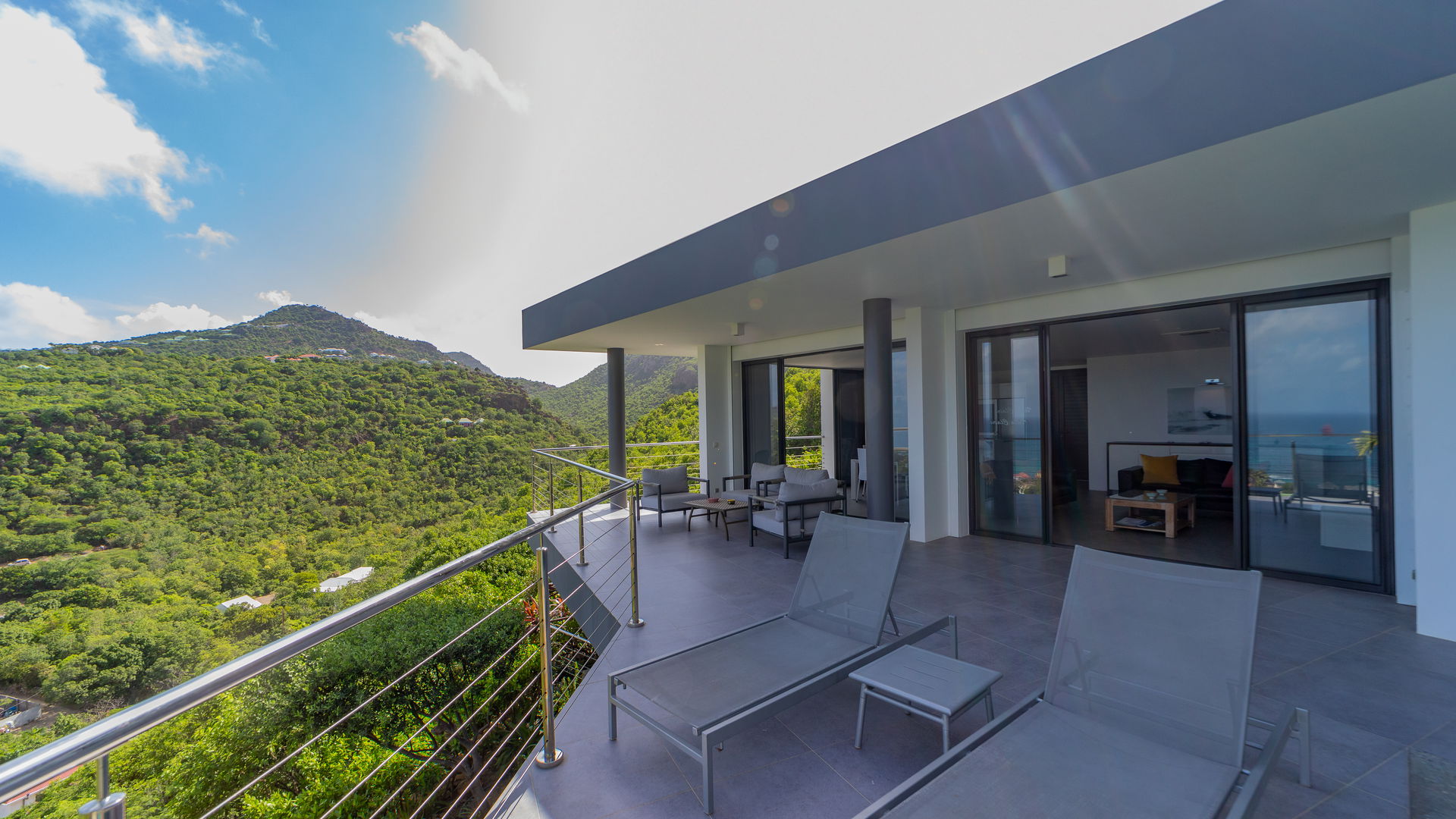 POOL & TERRACE