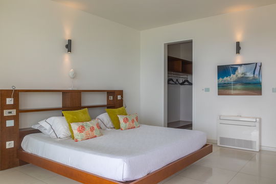 VILLA LES BASSES BEDROOM1 3
