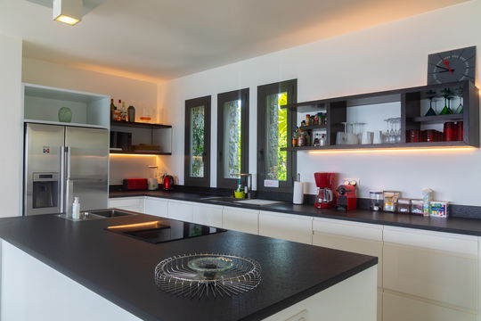 VILLA LES BASSES KITCHEN & DINING AREA 2