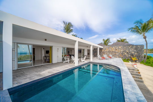 VILLA LES BASSES POOL & TERRACE 5