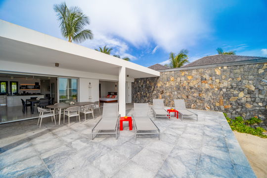 VILLA LES BASSES POOL & TERRACE 6