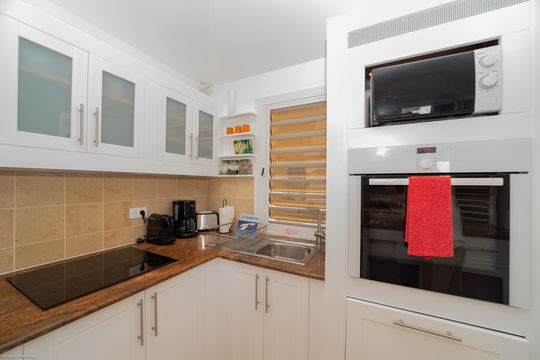 VILLA LA BALEINE KITCHEN & DINING AREA 3