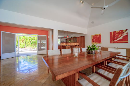 VILLA JARDIN D'EMMANUEL KITCHEN & DINING AREA 2