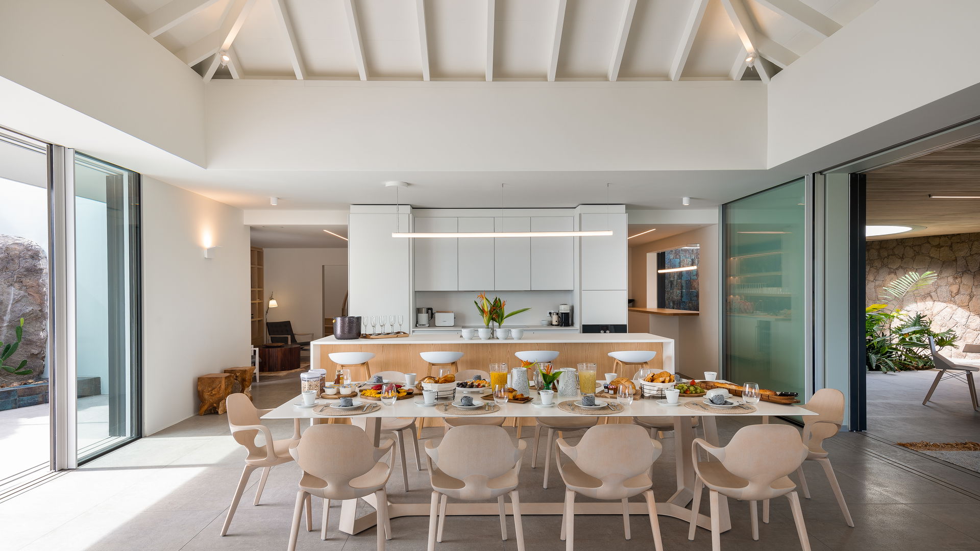 KITCHEN & DINING AREA
