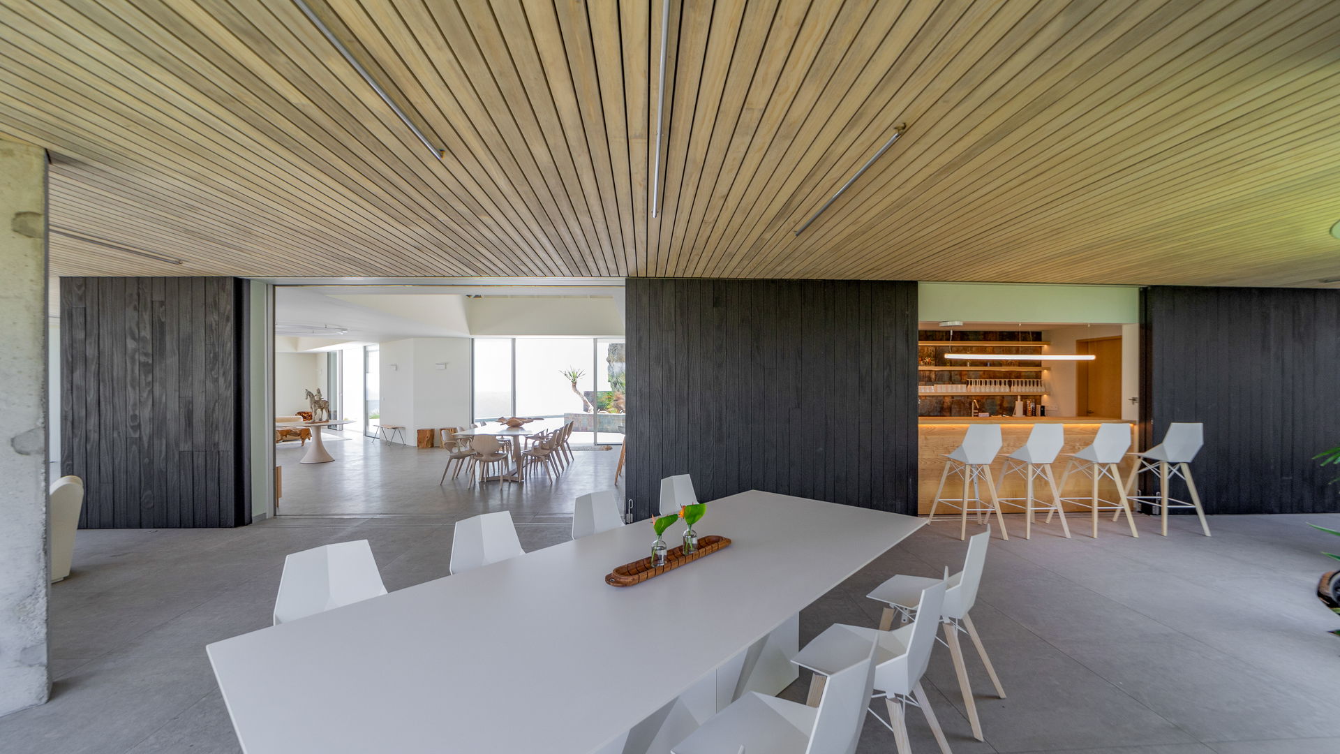 KITCHEN & DINING AREA