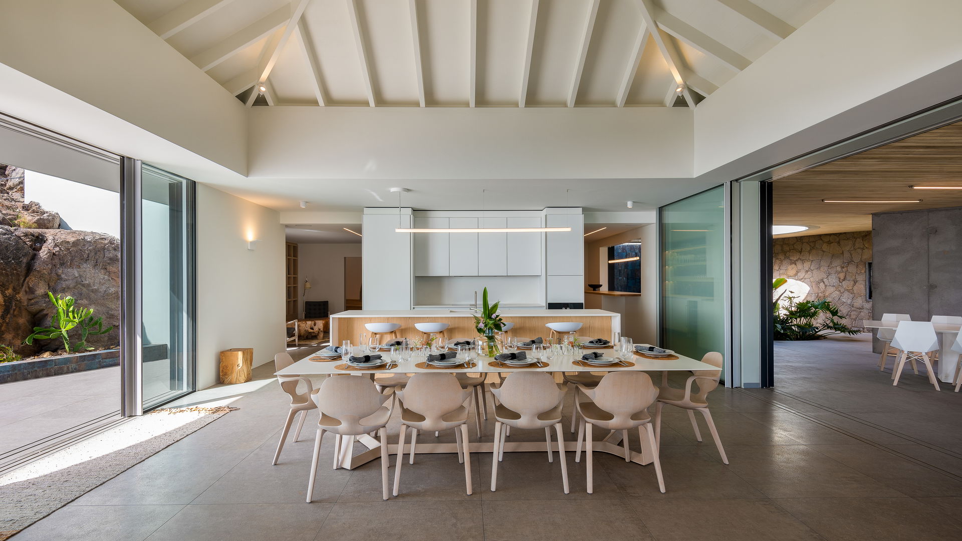 KITCHEN & DINING AREA