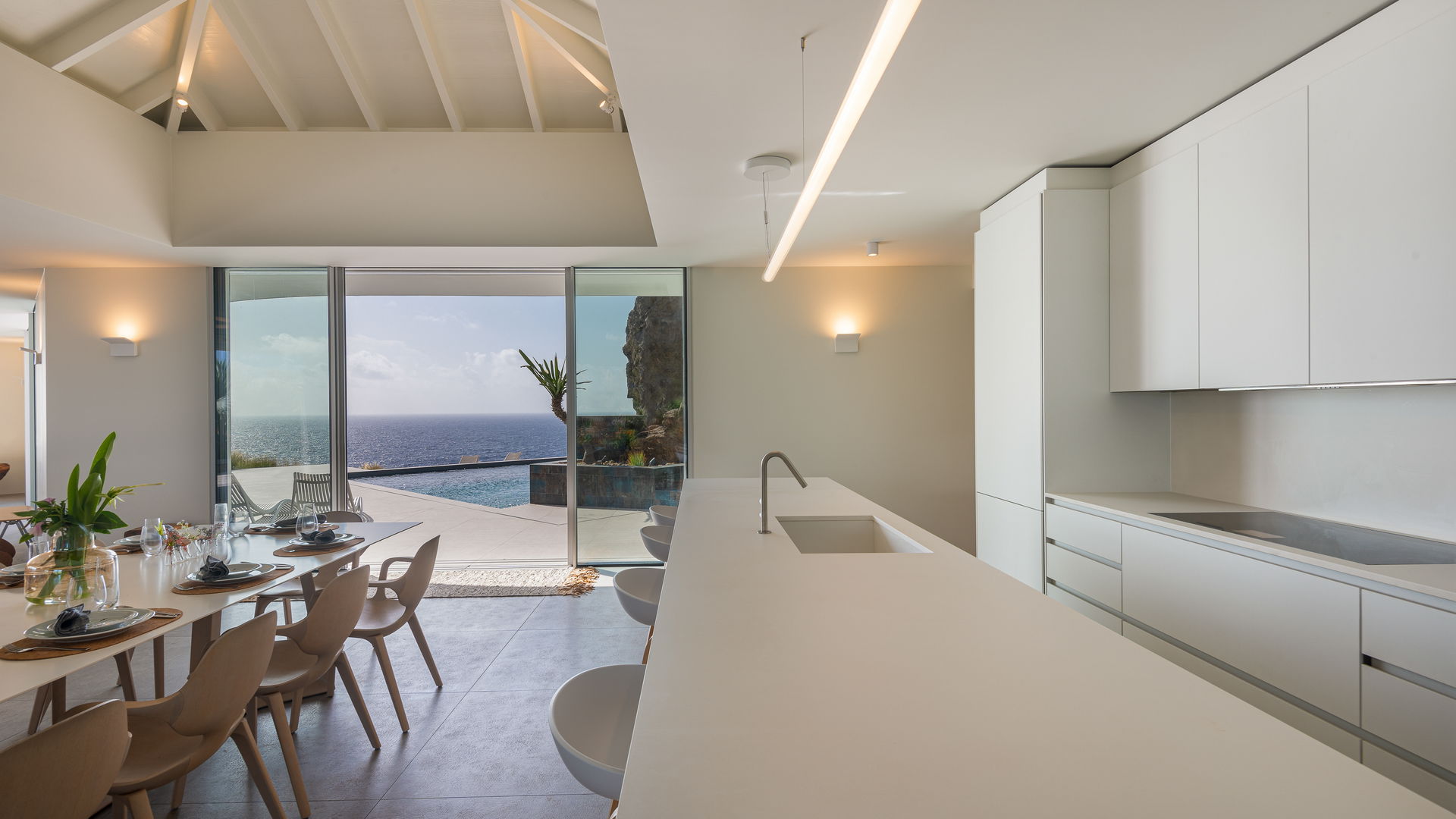 KITCHEN & DINING AREA