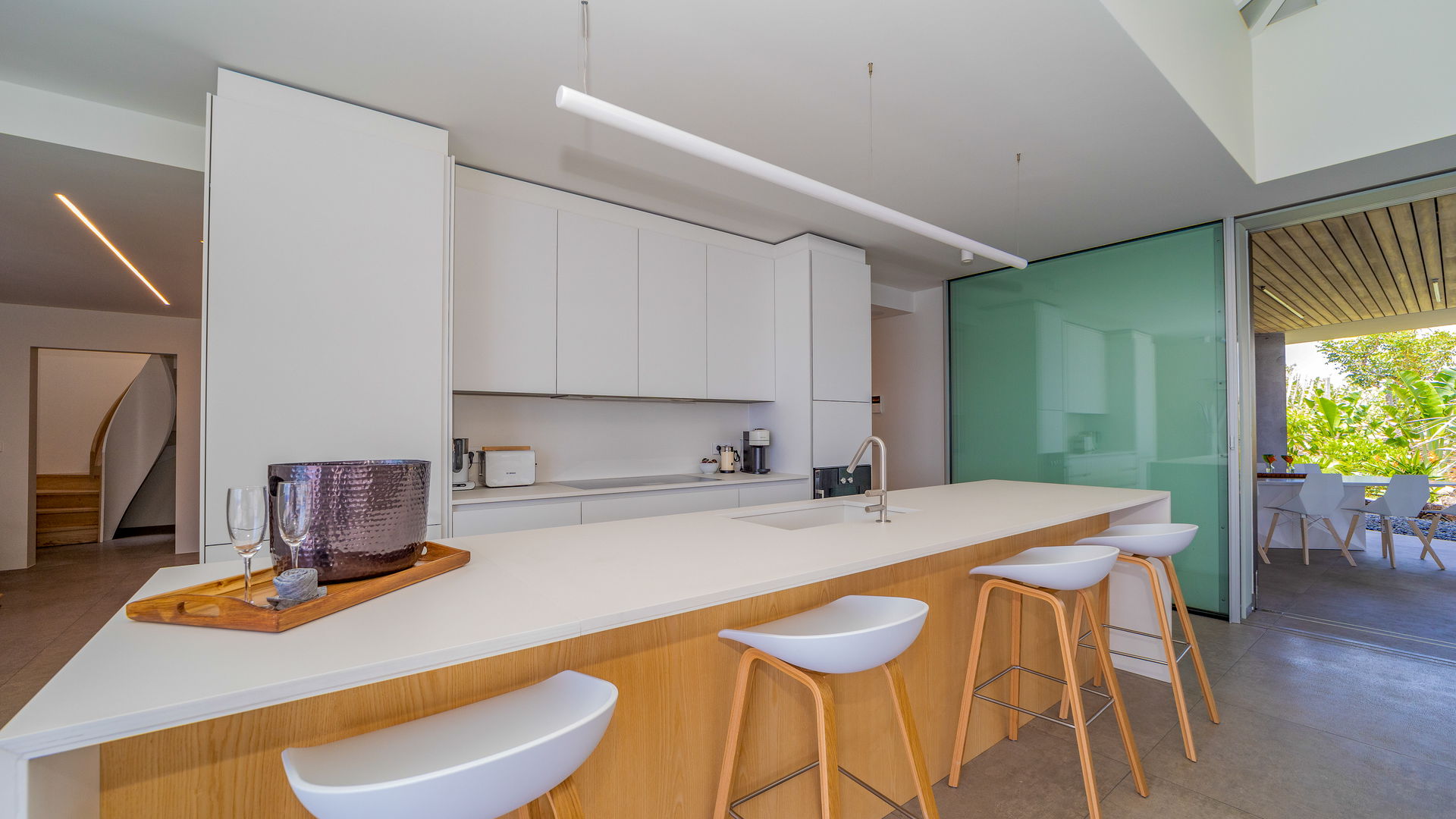 KITCHEN & DINING AREA