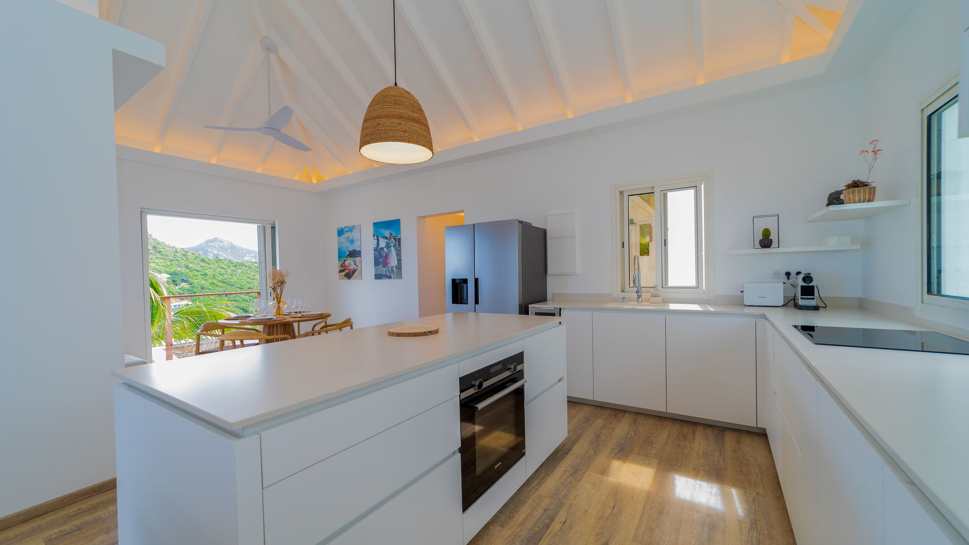 KITCHEN & DINING AREA