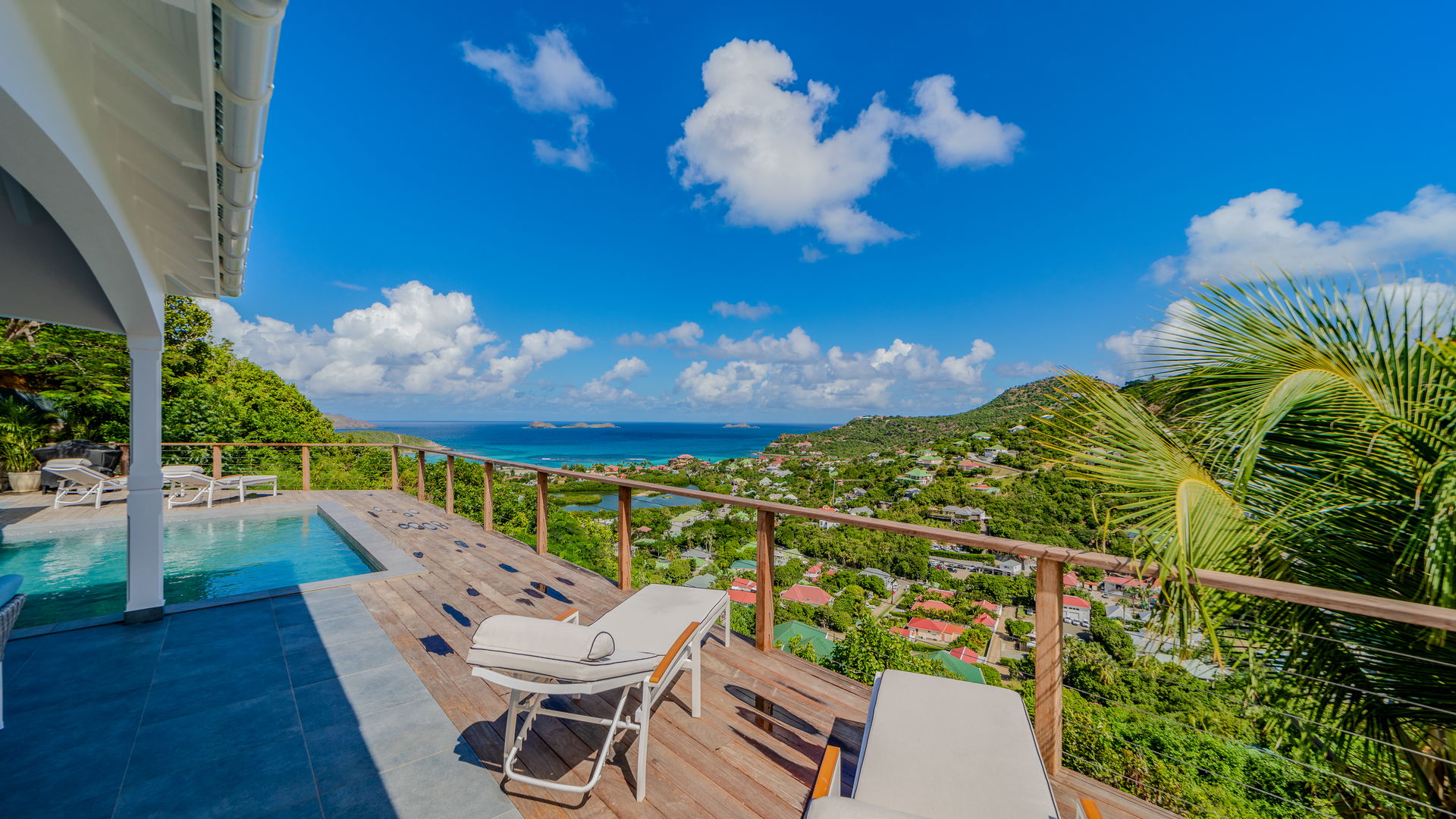 POOL & TERRACE