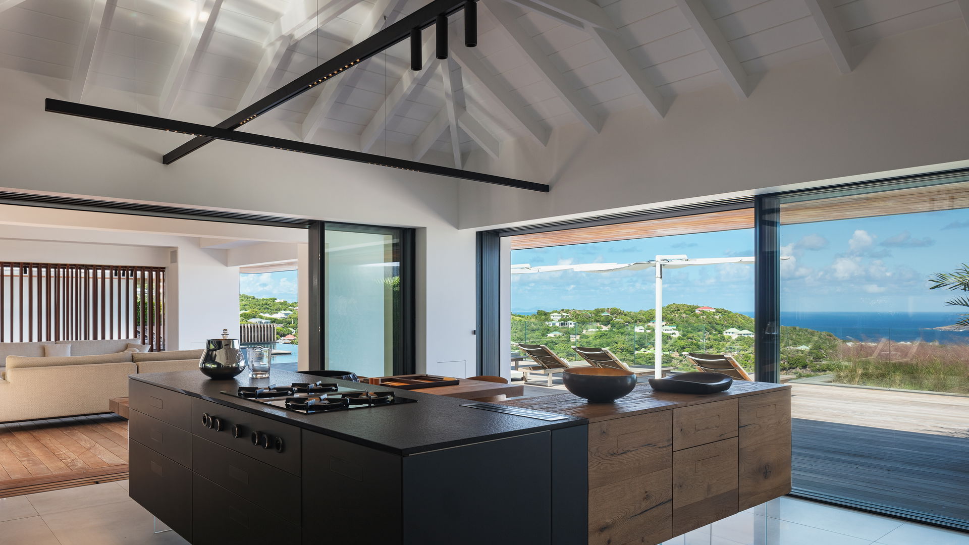 KITCHEN & DINING AREA