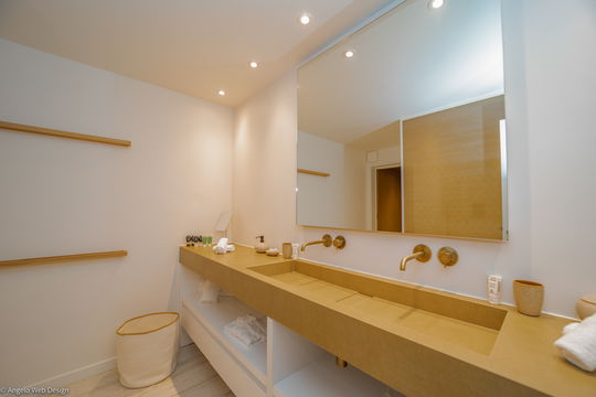 VILLA COLETTE BEDROOM1 8