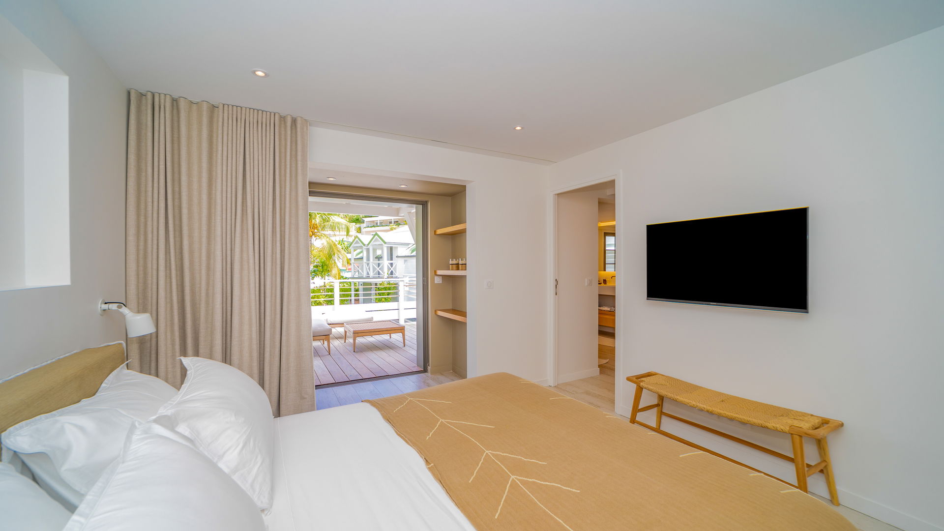 BEDROOM 4
