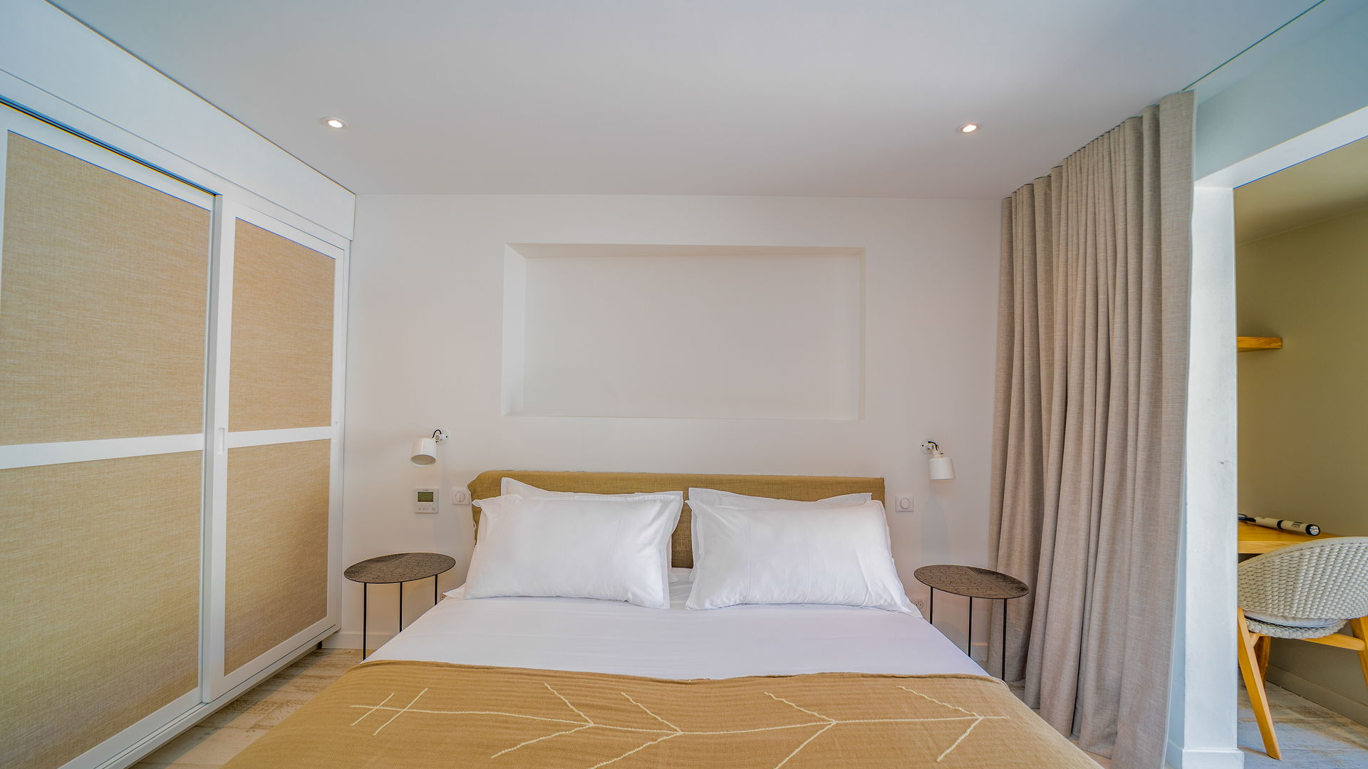 BEDROOM 4