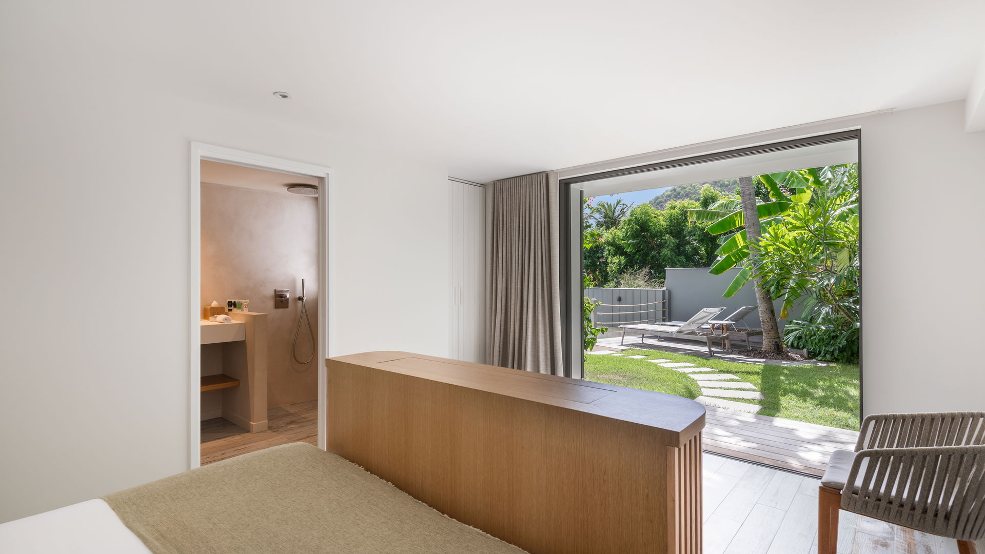 BEDROOM 6