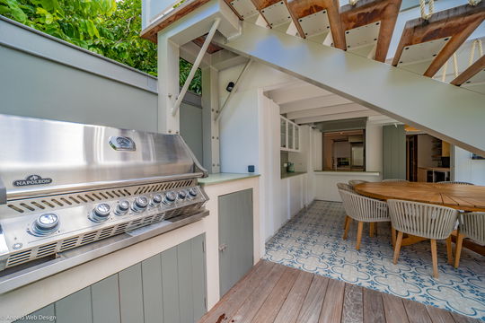 VILLA COLETTE KITCHEN & DINING AREA 6