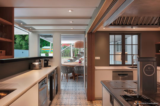 VILLA COLETTE KITCHEN & DINING AREA 8