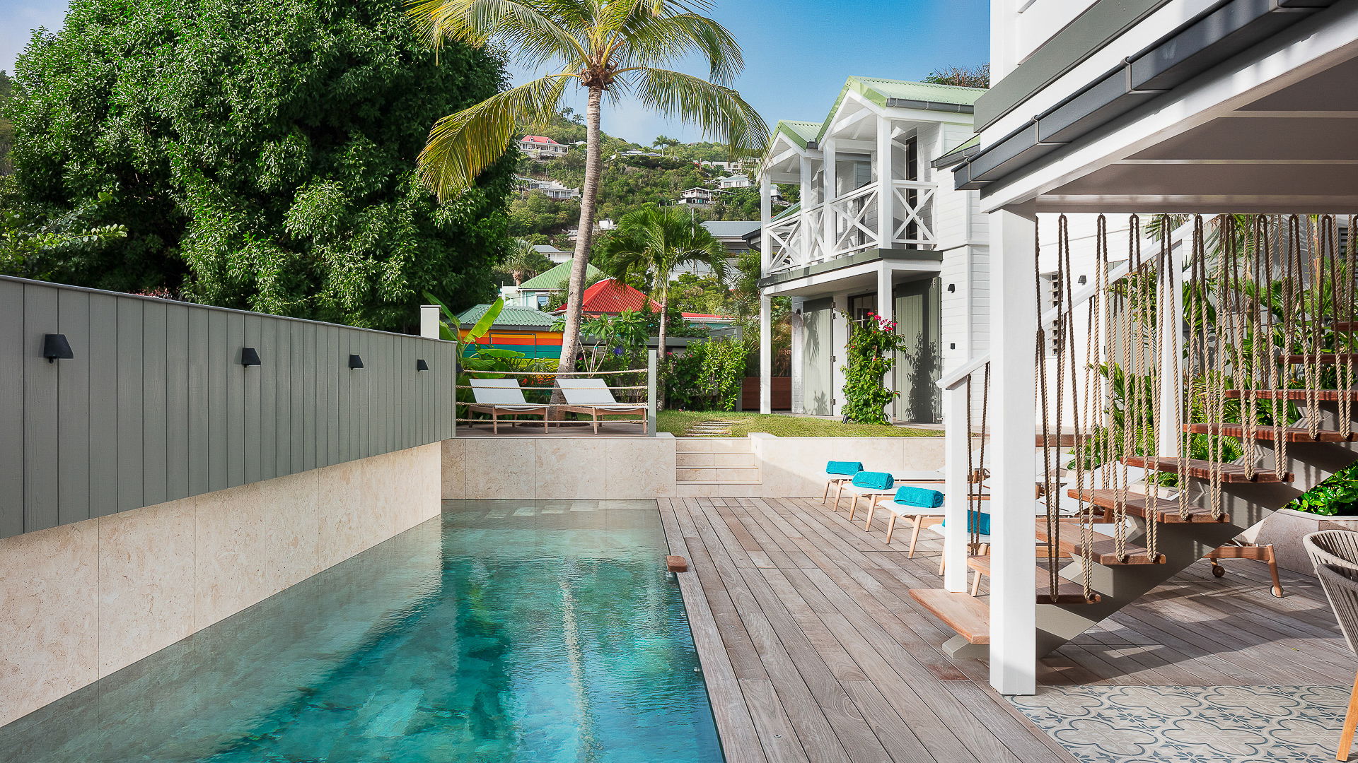 POOL & TERRACE