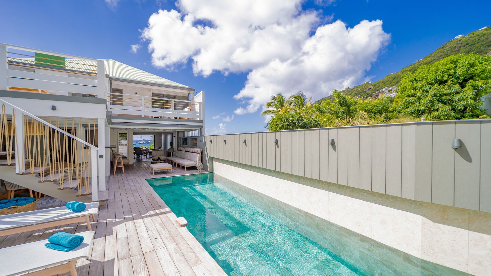 POOL & TERRACE