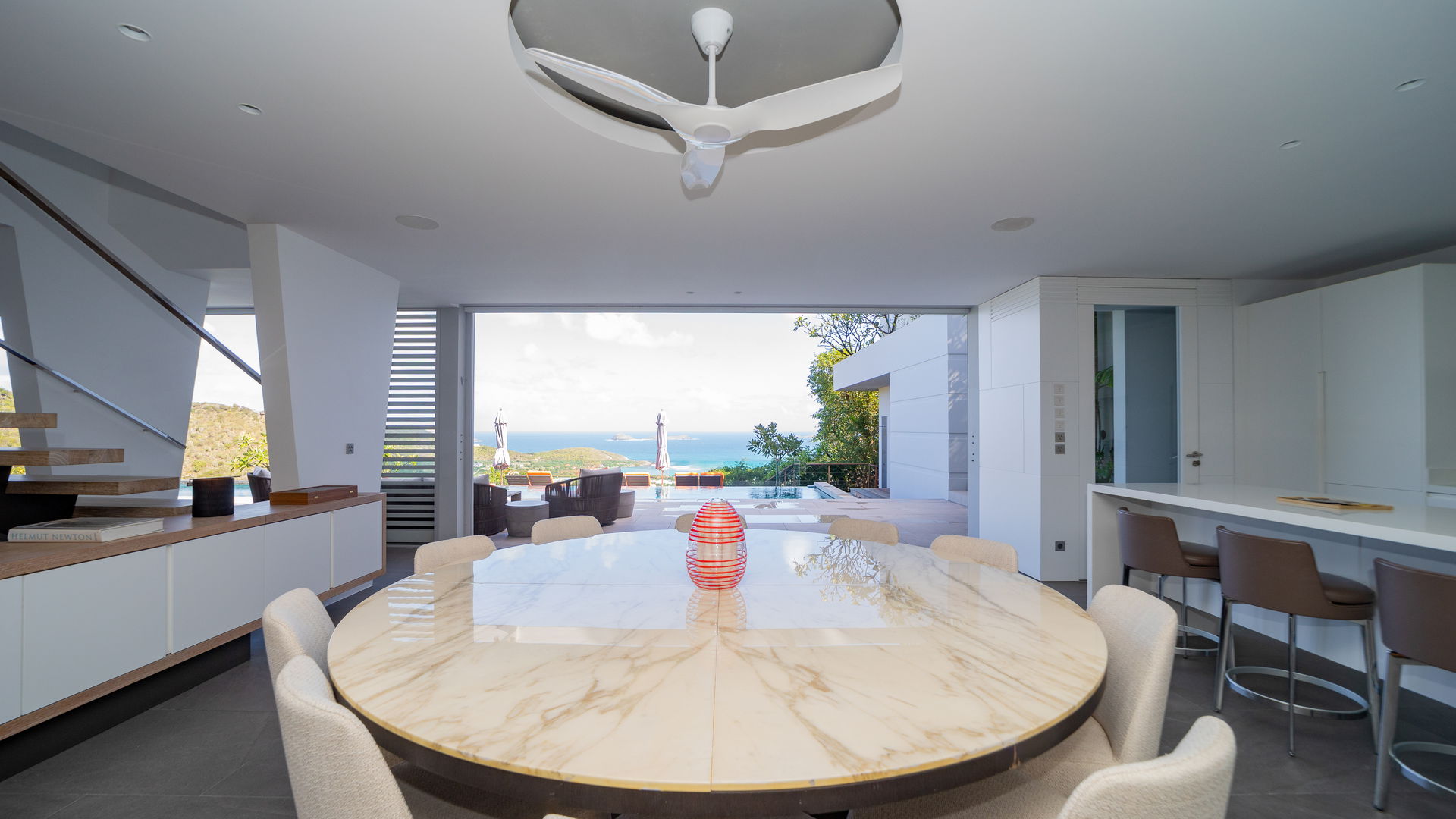 KITCHEN & DINING AREA