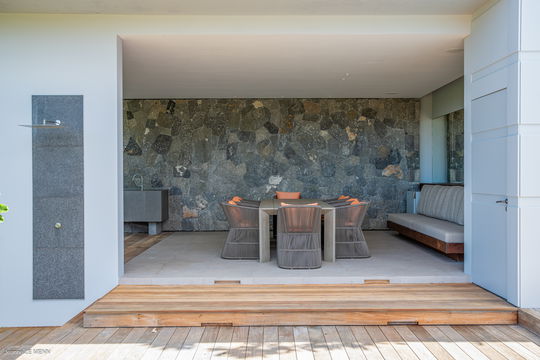 VILLA PANORAMIC OUTDOOR DINING AREA 1