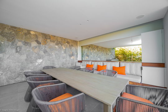 VILLA PANORAMIC OUTDOOR DINING AREA 2