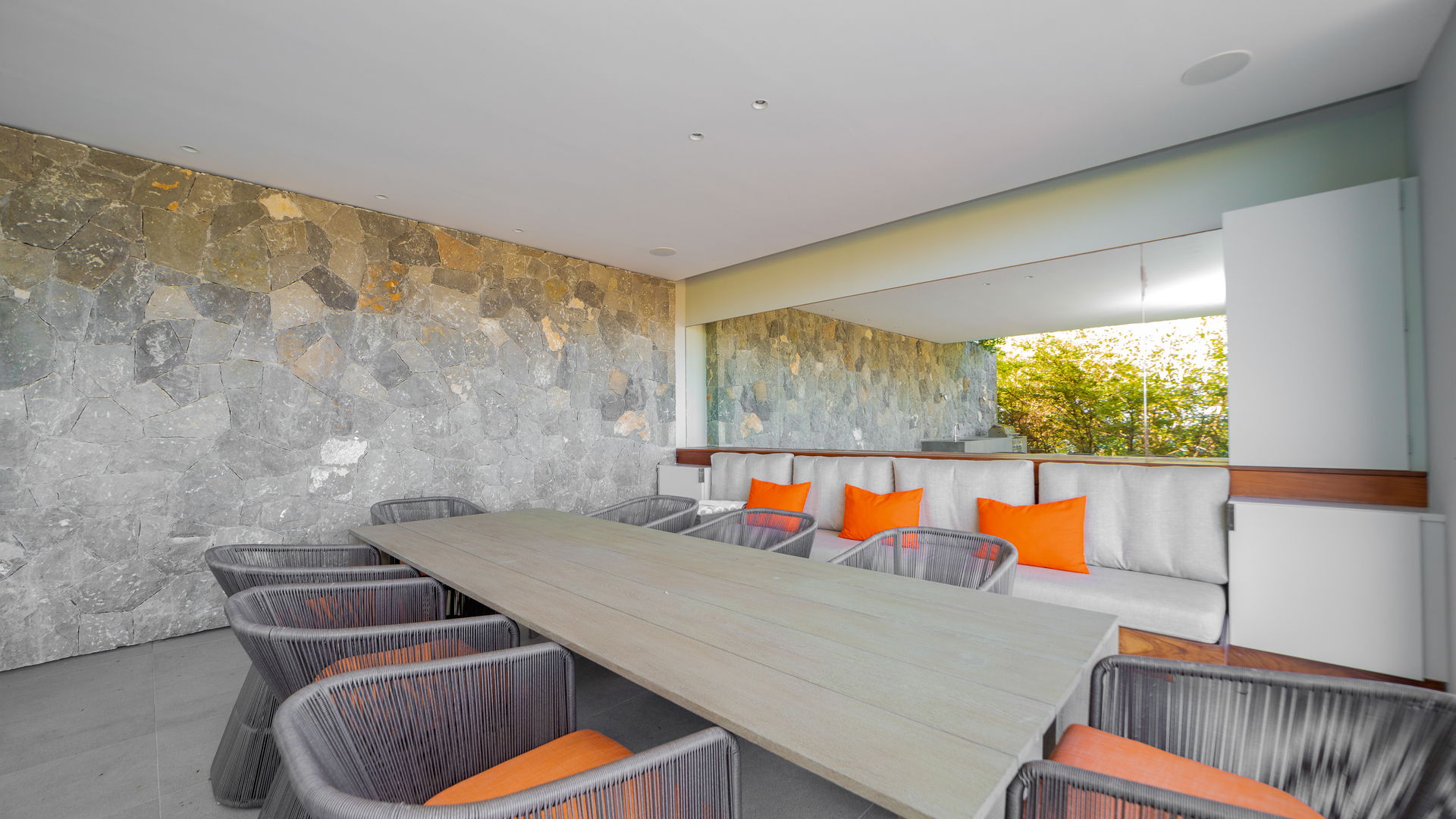 OUTDOOR DINING AREA