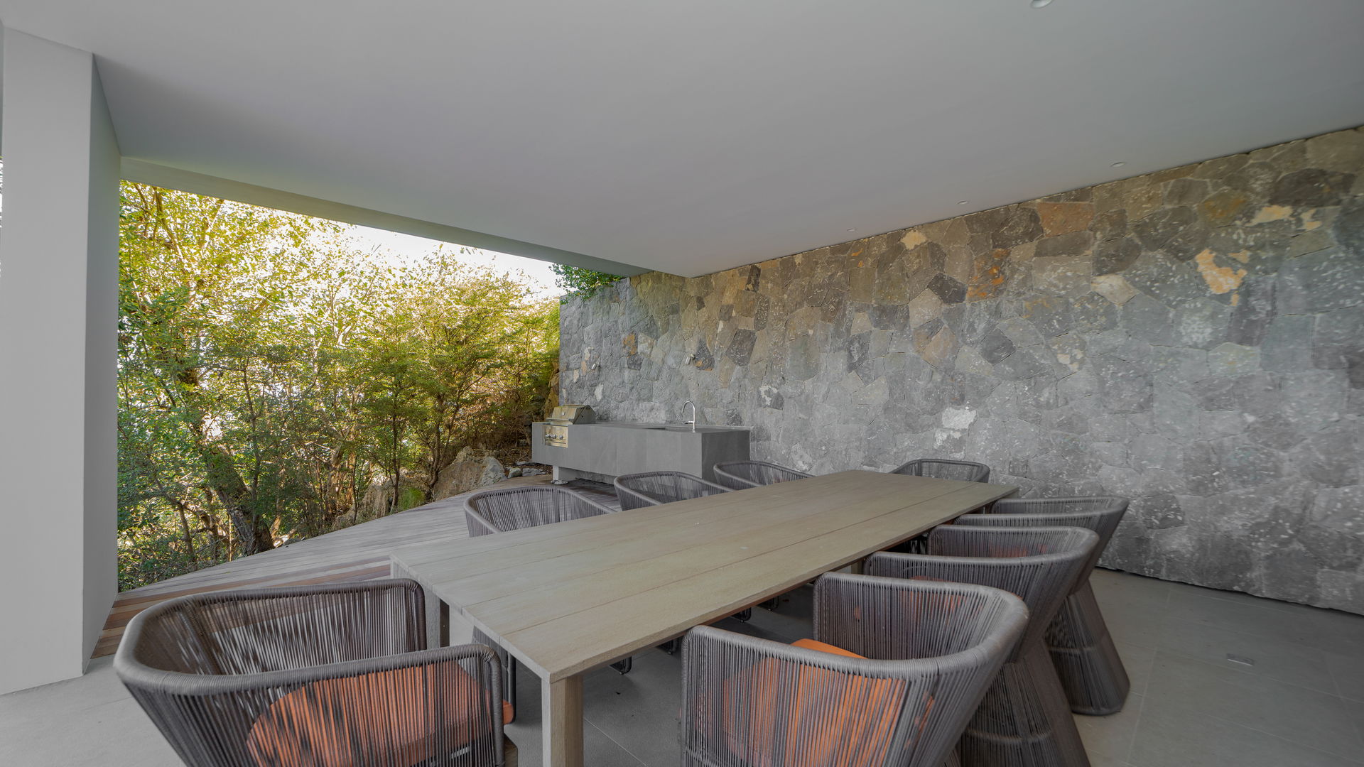 OUTDOOR DINING AREA