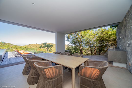 VILLA PANORAMIC OUTDOOR DINING AREA 5