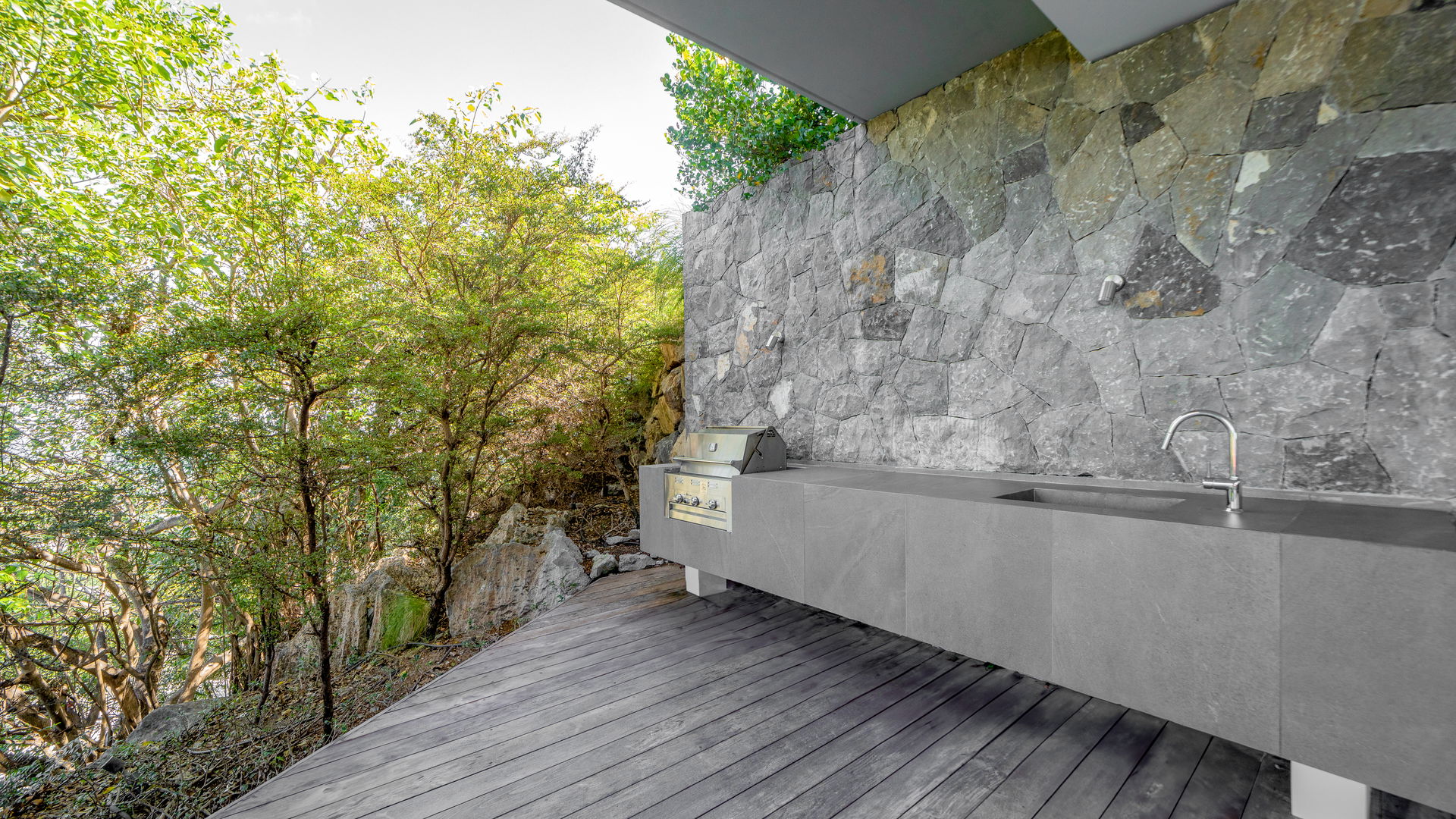 OUTDOOR DINING AREA