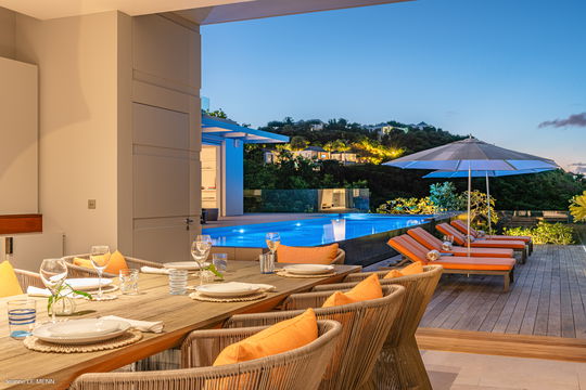 VILLA PANORAMIC OUTDOOR DINING AREA 7