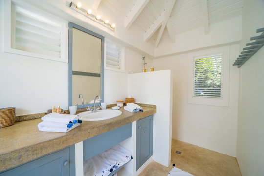 VILLA CARAMBA BEDROOM2 9