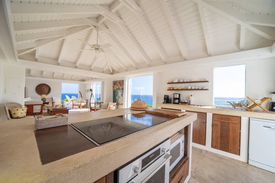 VILLA CARAMBA KITCHEN & DINING AREA 4