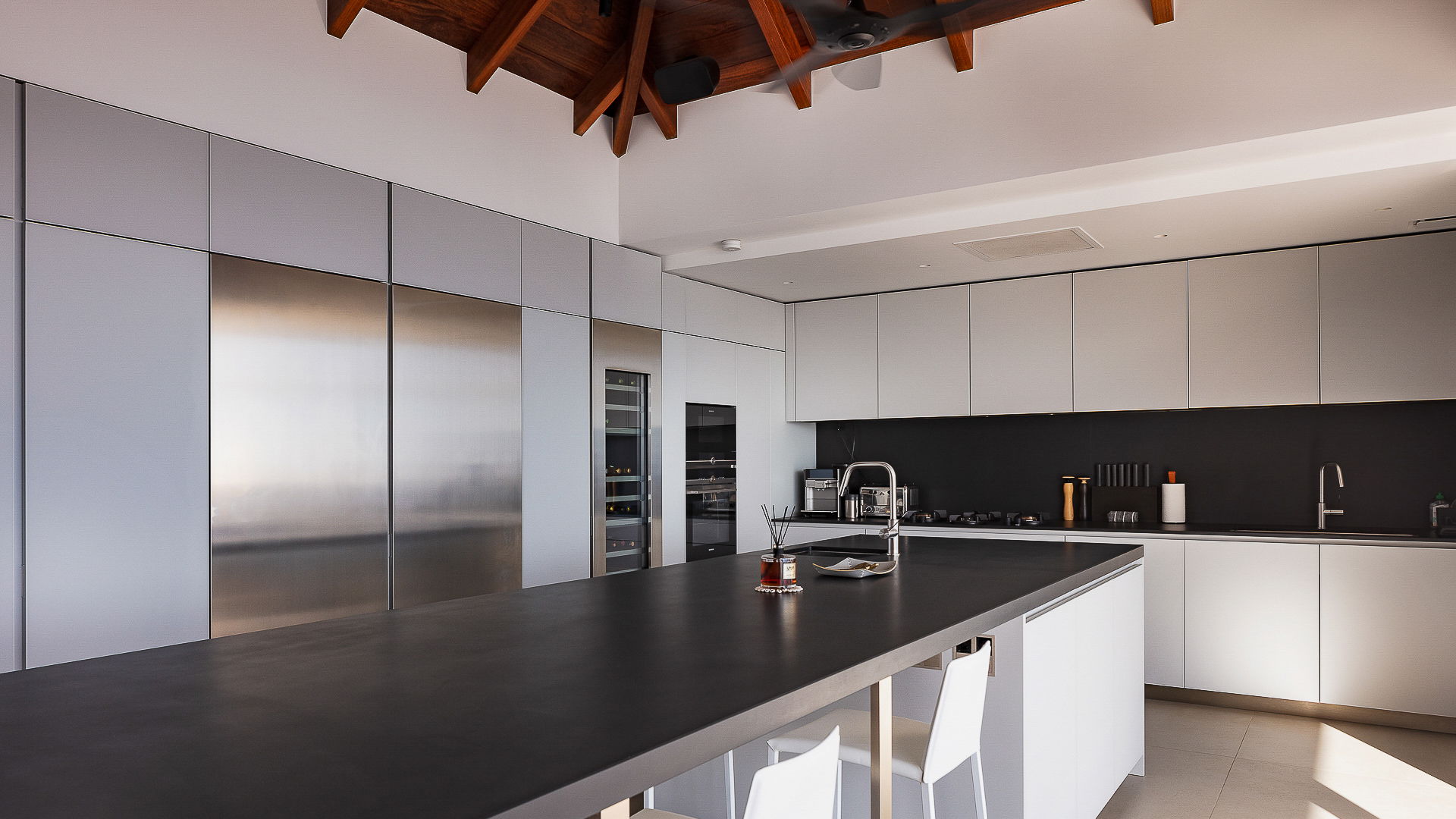 KITCHEN & DINING AREA