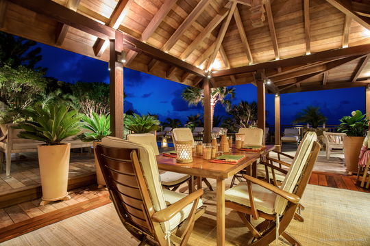 VILLA NAHMA KITCHEN & DINING AREA 10