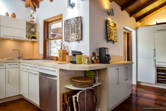 VILLA NAHMA KITCHEN & DINING AREA 3
