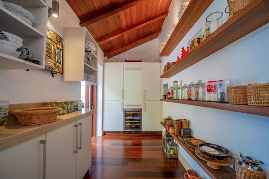 VILLA NAHMA KITCHEN & DINING AREA 5