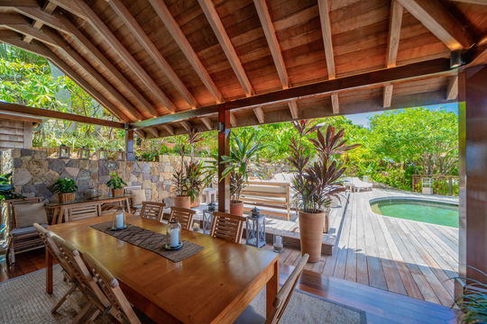 VILLA NAHMA KITCHEN & DINING AREA 9