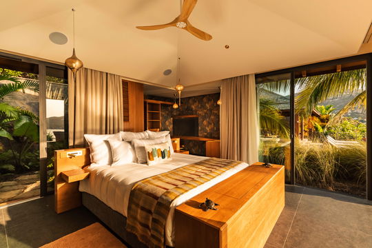 VILLA LARIMAR BEDROOM1 7