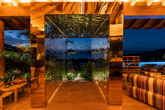 VILLA LARIMAR BY NIGHT 2