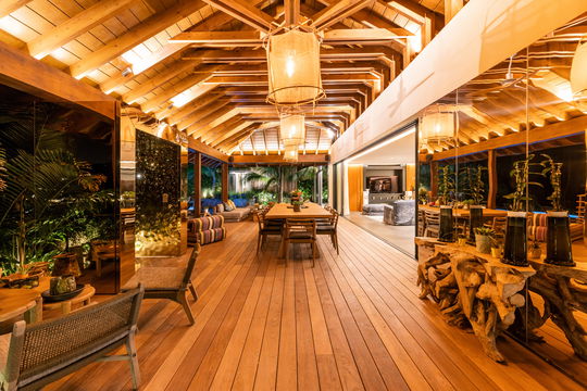 VILLA LARIMAR KITCHEN & DINING AREA 6